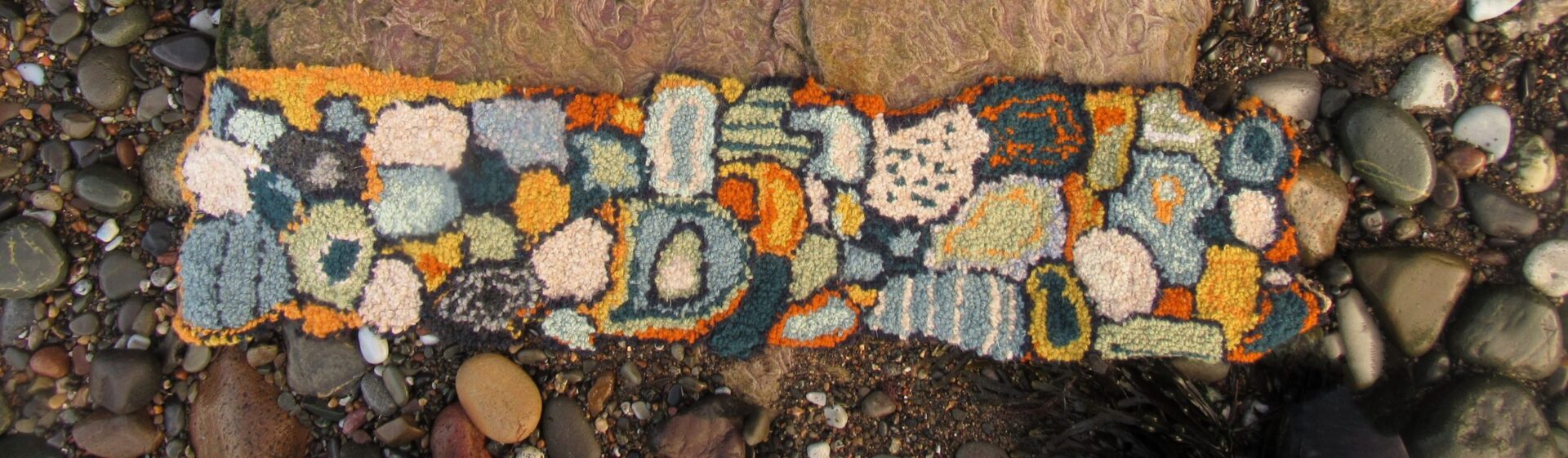 woolen pebble rug, handwoven, rug hooking, Cumbrian wool